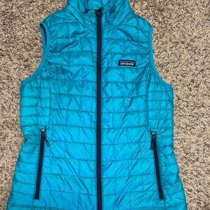 Patagonia women nano puff vest. Size S